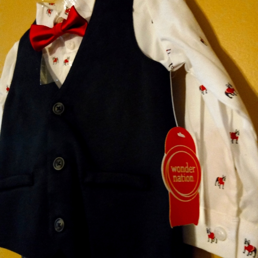 Whole tuxedo set for toddler boys.